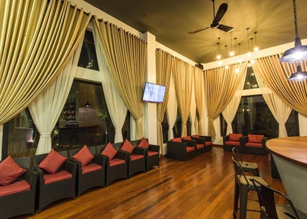 Yeak Loam Hotel Banlung Zewnętrze zdjęcie