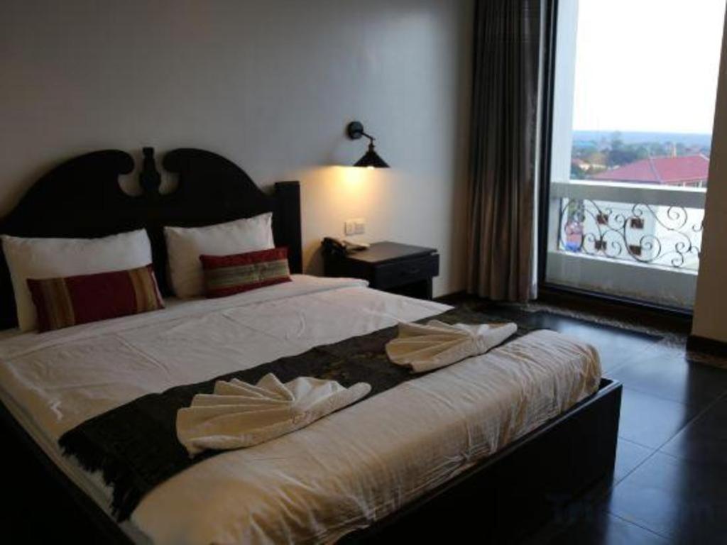 Yeak Loam Hotel Banlung Zewnętrze zdjęcie